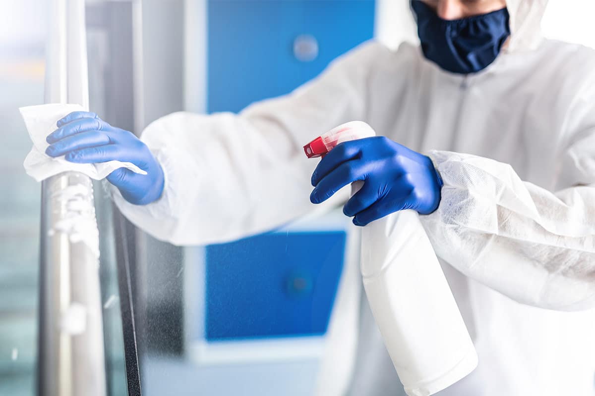Vepure cleaning team at work